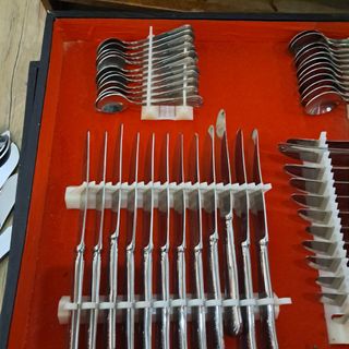 Cuberteria en cajonera a estrenar