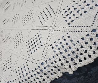 Copriletto all'uncinetto