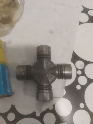 Cruceta ,junta universal Ford