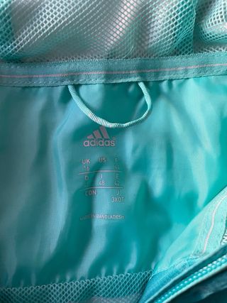 Chubasquero Adidas nuevo