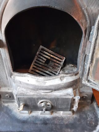 Estufa Salamandra antigua