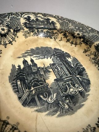 Plato La Cartuja Pickman 1900