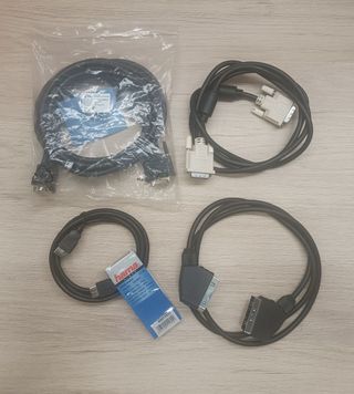 Cables alimentación, audio, USB, DVI, RJ45, RJ11