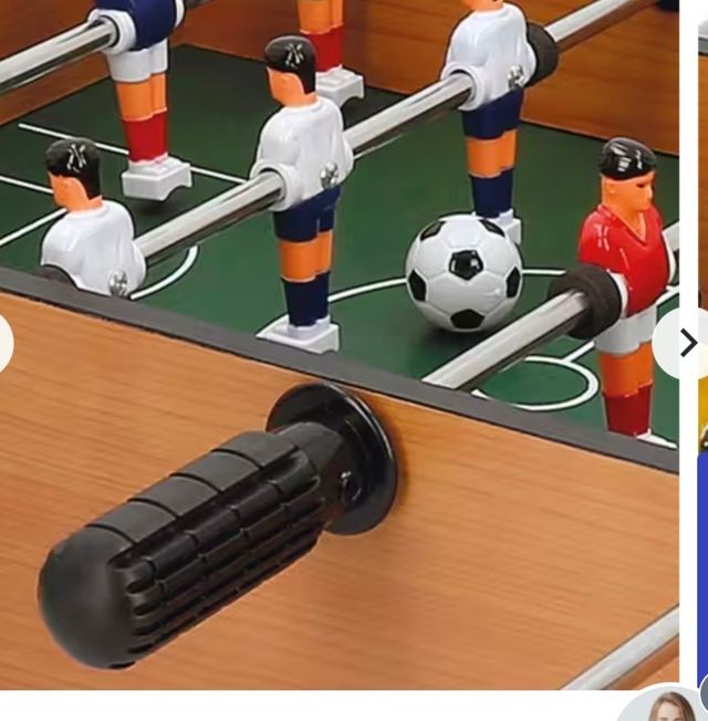 Futbolín de mesa de madera