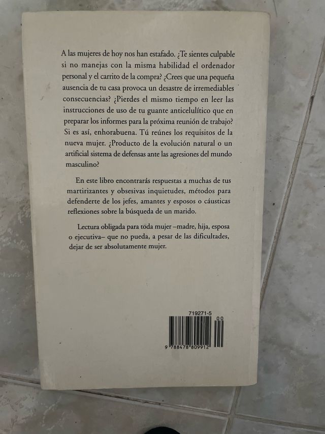 Como ser una mujer y no morir en el intento