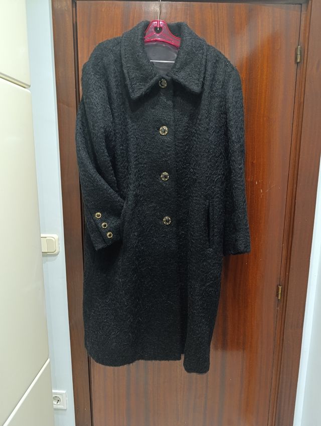 Cappotto in pelliccia nera da donna