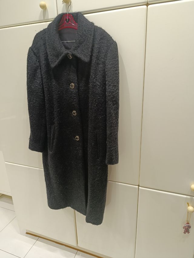 Cappotto in pelliccia nera da donna