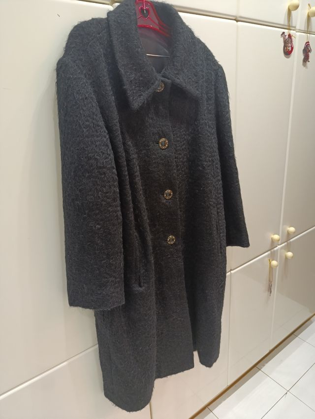 Cappotto in pelliccia nera da donna
