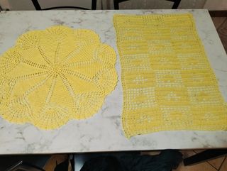 2 centrini fatte a mano