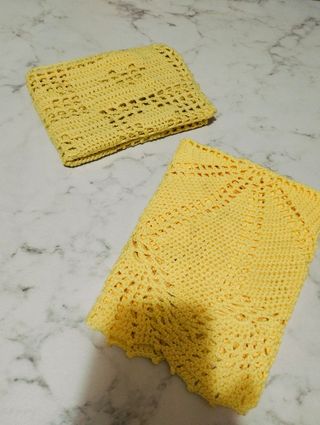 2 centrini fatte a mano