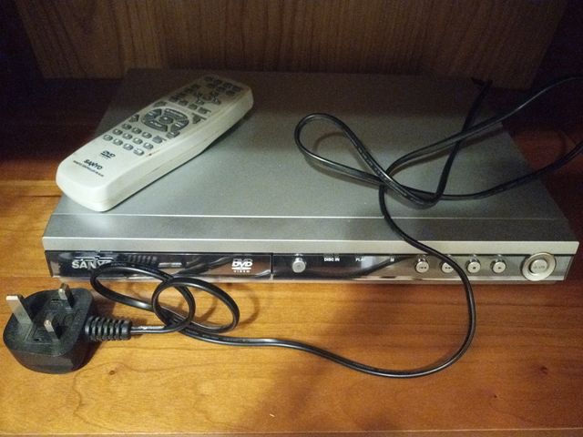 Reproductor Dvd, CD y Mp3 digital SANYO.