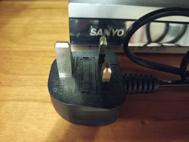 Reproductor Dvd, CD y Mp3 digital SANYO.