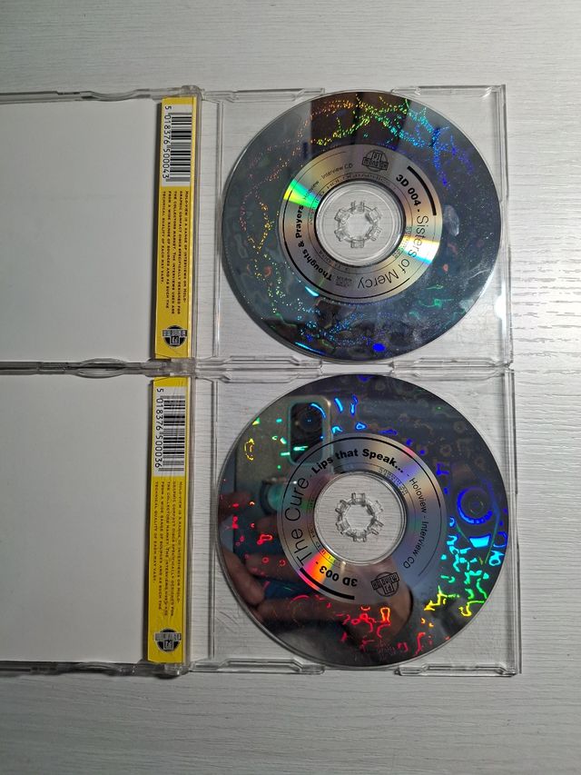 The cure y sisters of mercy rareza.