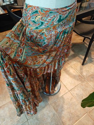 Falda asimetrica hecha en India