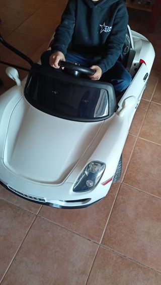 Coche eléctrico niño