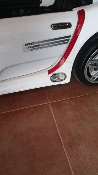 Coche eléctrico niño
