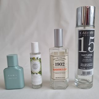 Bottiglie di profumo e colonie