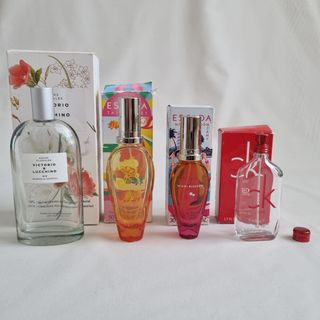 Bottiglie di profumo e colonie