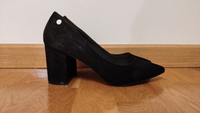 Zapatos de salón negro Xti talla 38