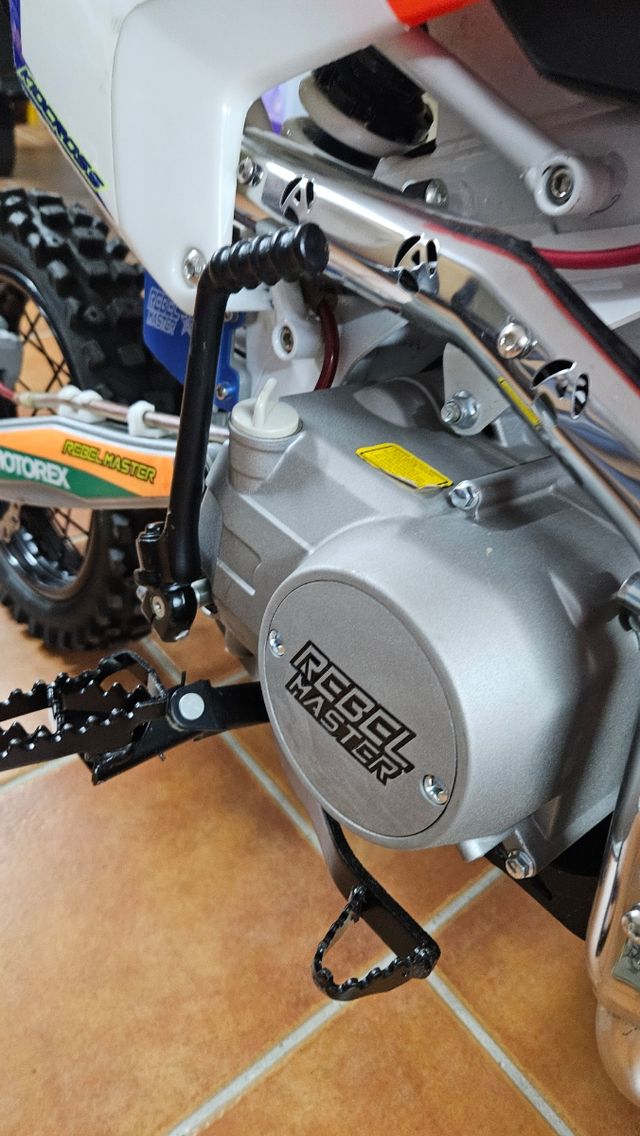 Moto infantil rebel master kidcross Nueva