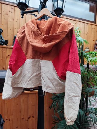 Sudadera Bershka con etiqueta