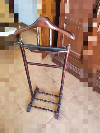 muebles ( mesa, caballete galán de noche