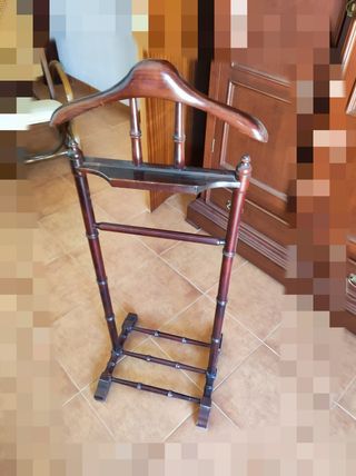 muebles ( mesa, caballete galán de noche