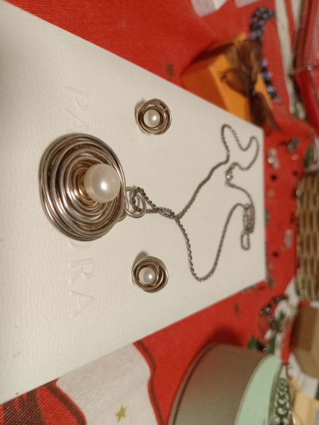 Gargantilla y pendientes