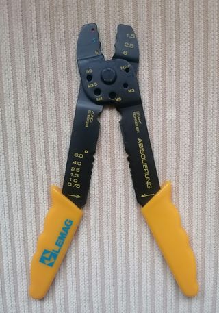 Alicate crimpadora multifunción