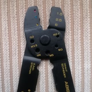 Alicate crimpadora multifunción