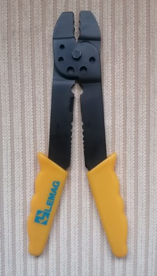 Alicate crimpadora multifunción