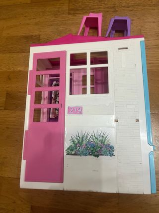 Casa de barbie portatil