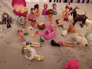 Muñecos varios 