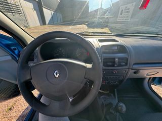 Renault Clio 2004
