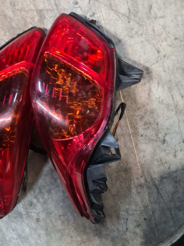 Piloto Trasero Honda Forza 250 (2007)