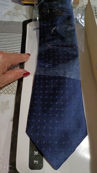 Corbata sin estrenar
