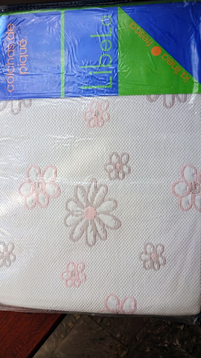 COLCHA DE PIQUÉ SIN ESTRENAR
