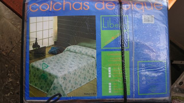 COLCHA DE PIQUÉ SIN ESTRENAR