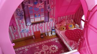 Casa de juguete, casa de muñecas grande.