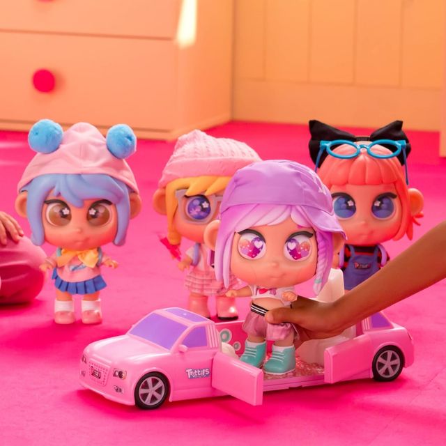 TROTTIES muñeca Londres Lucy