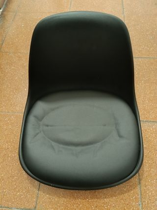 Asiento taburete negro acolchado