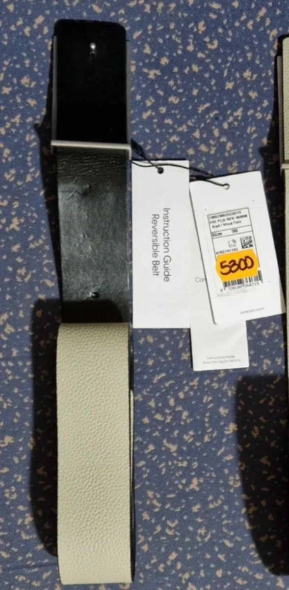 Cinturón Calvin Klein Studded Plaque Reversible.