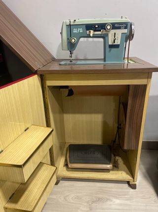Máquina de coser ALFA