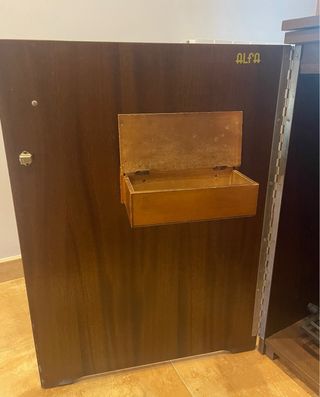 Maquina de coser alfa con mueble