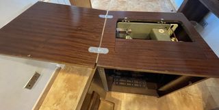 Maquina de coser alfa con mueble