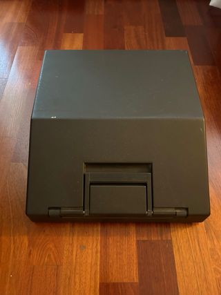 Maquina de escribir Olivetti. con maleta para tran