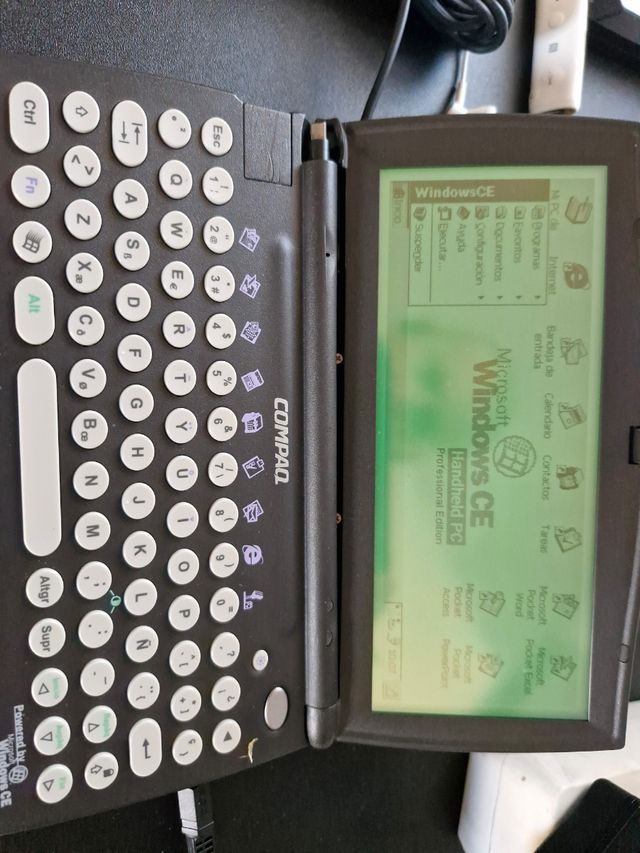 Portatil de bolsillo. Compaq Win CE full funcionam