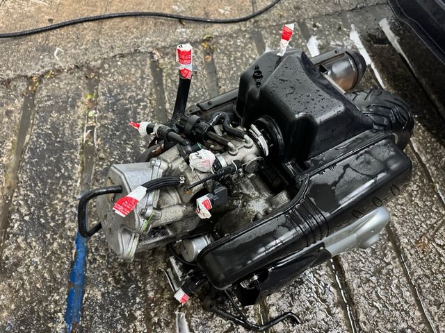Motor peugeot satelis 125 2007