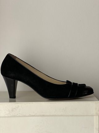 Scarpa da donna elegante in camoscio nero