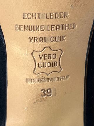 Scarpa da donna elegante in camoscio nero